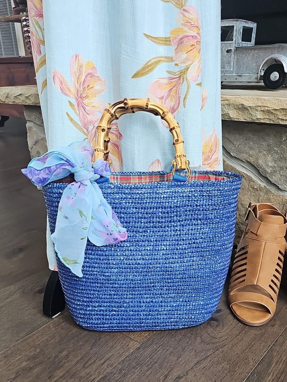 NWT Magid 100% Natural Straw Blue Bamboo Handle Tote Beach Resort Handbag
